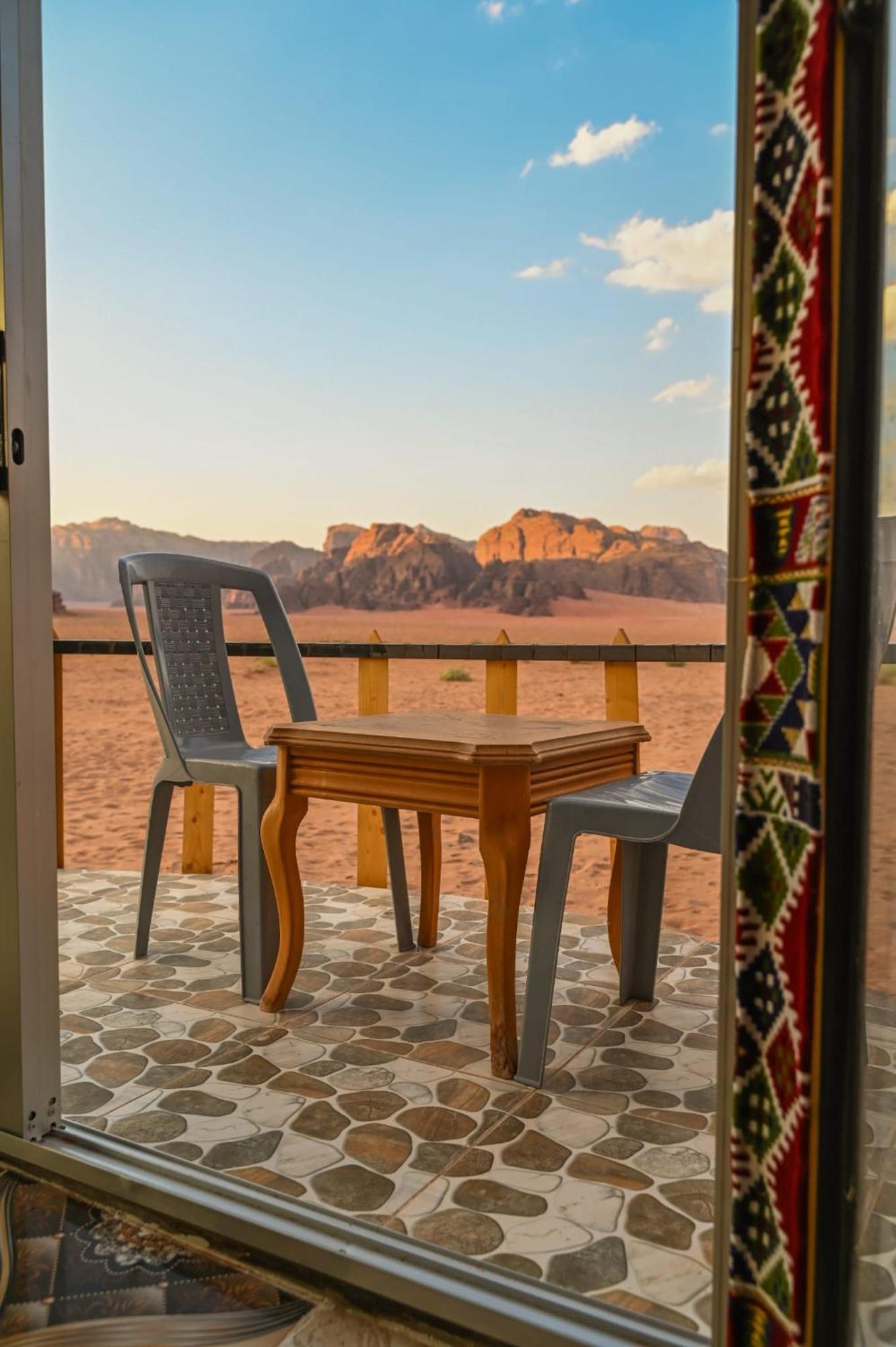 Joy To Wadi Rum Eksteriør billede